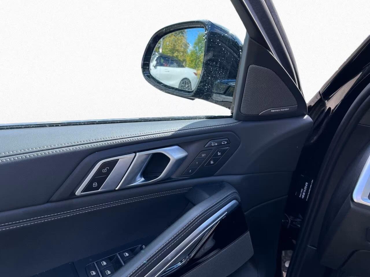 BMW X6 xDrive30d 286 PK M-Sport Massage Stoelkoeling Panoramadak Luchtvering Head-Up Trekhaak 360 Camera