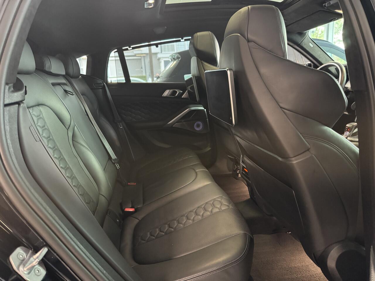 BMW X6 M Competition / Trekhaak / Panoramadak / 360Camera / Head-up / Rear Entertainment / Bowers & Wilkens / 22'' / Softclose / Intr.voorverwarming / Carbon intr. / Stoelventilatie / Stuur+Stoelverwarming / DAB