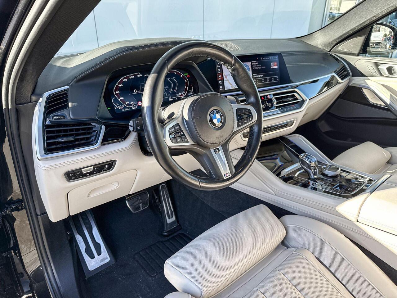 BMW X6 M50i High Executive M-Sport 22 Inch / Adaptief M-Onderstel / Soft Close / Glazen Schuifdak / Stoel ventilatie / Stoelverwarming Voor & Achter/ Warmte Comfort Pakket / Driving Assistant / Parking Assistant Plus / laser Ligt / Harman Kardon / Head Up Displa