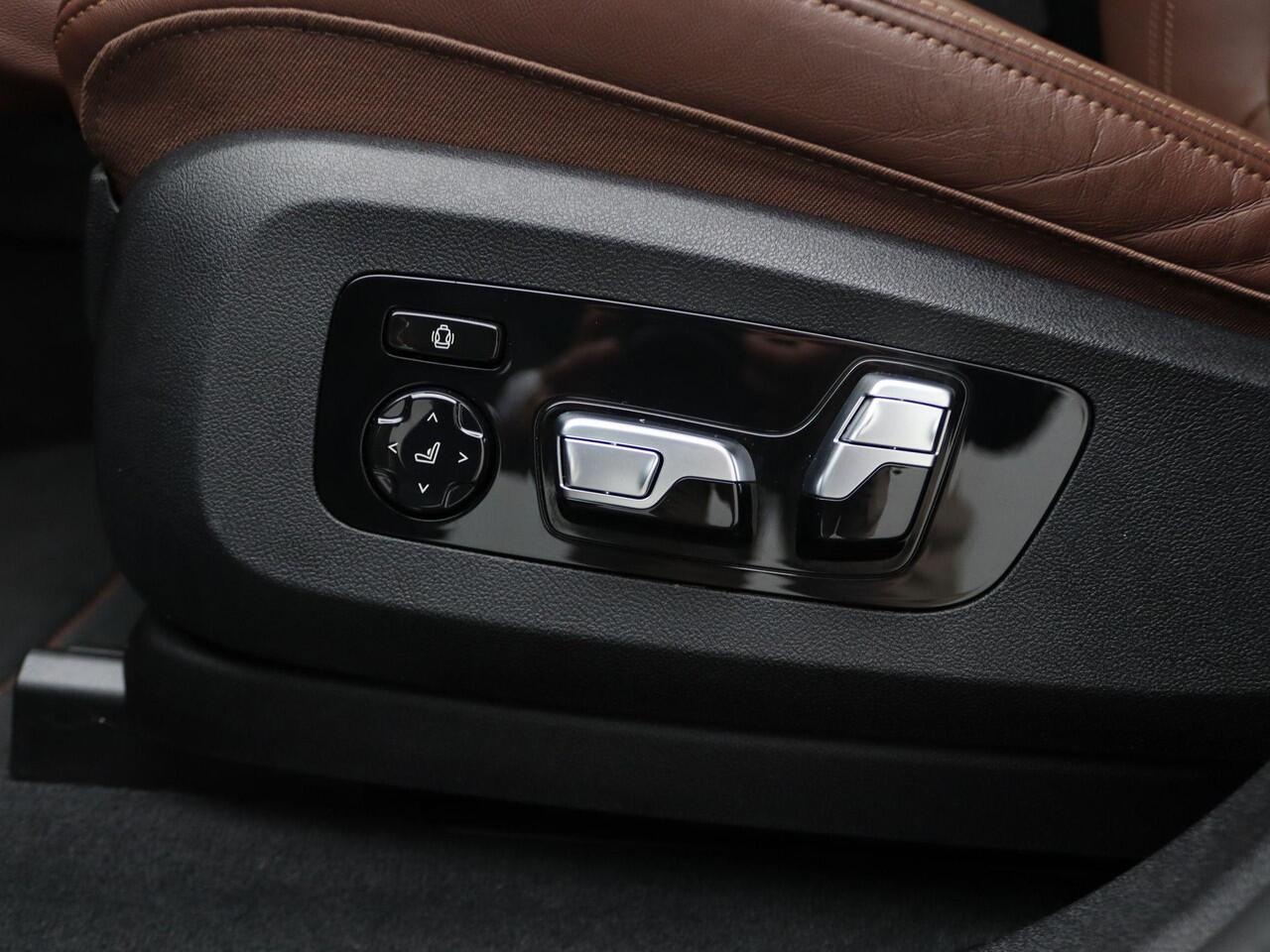 BMW X6 xDrive40i High Executive | M Sportpakket | Trekhaak | Glazen panoramadak Sky Lounge | Comfortstoelen | Head-Up Display | 22"