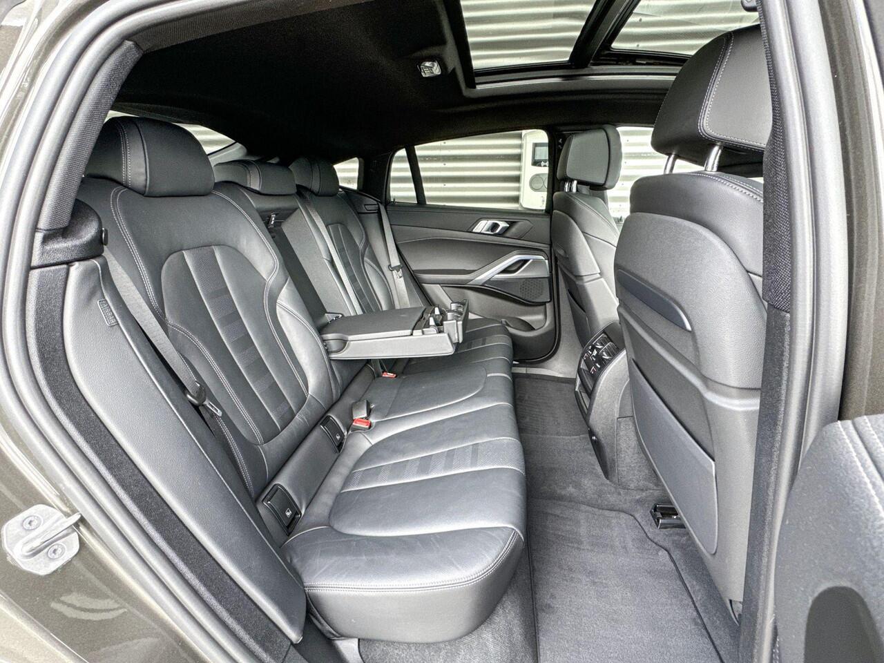 BMW X6 M50i / Selections