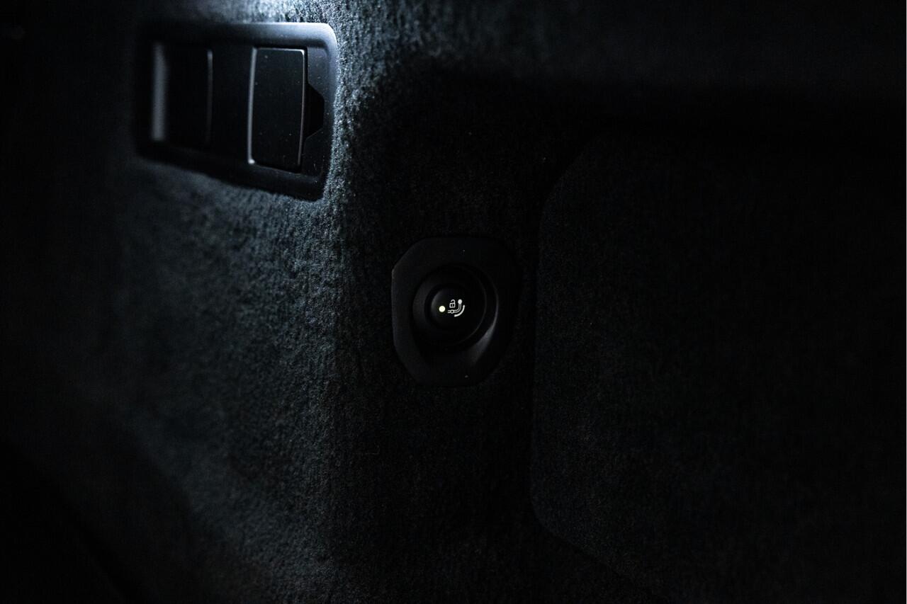 BMW X6 M Competition | Pano | Bowers & Wilkins | E-Trekhaak | 22"