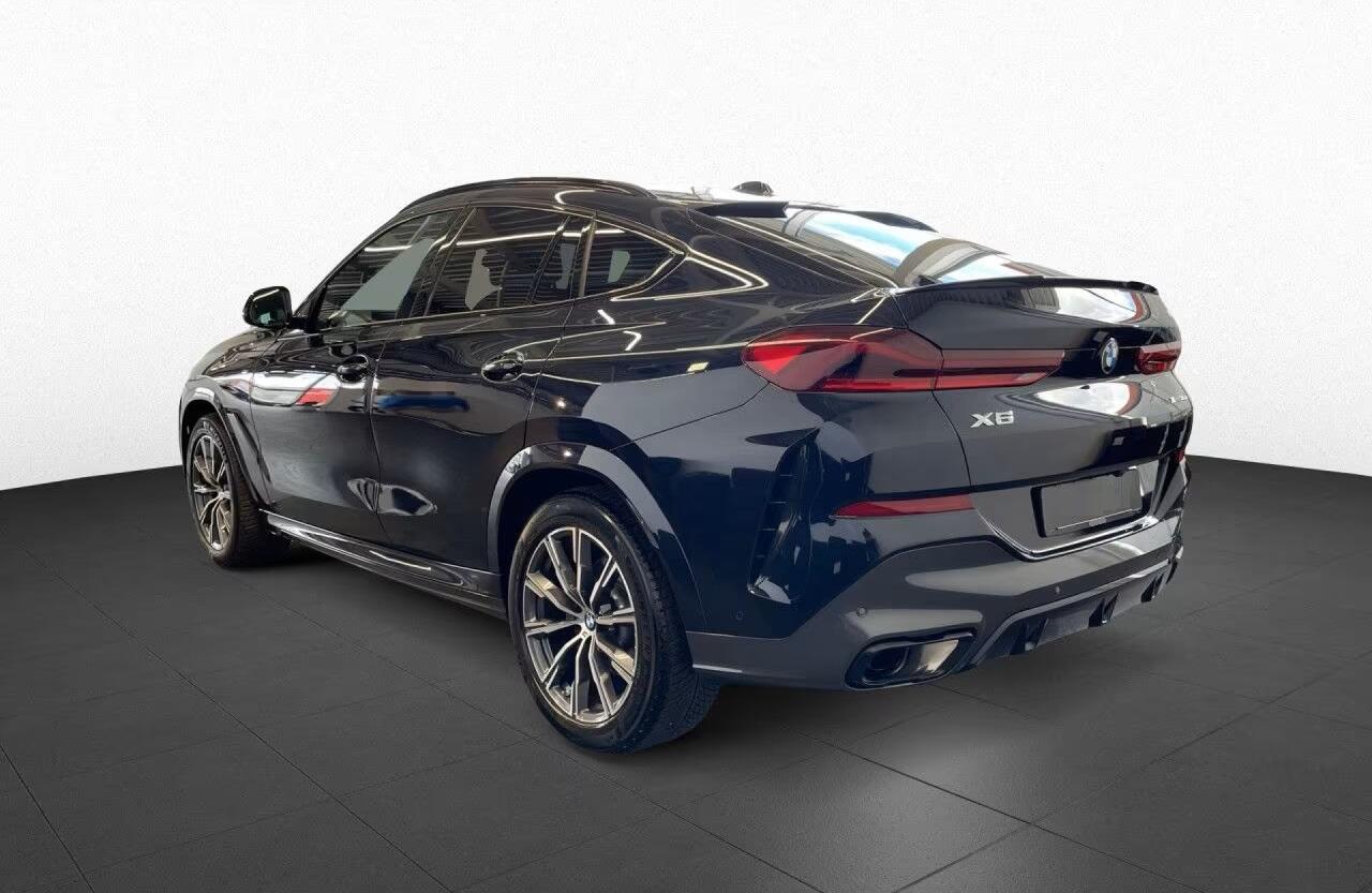 BMW X6 xDrive30d 286 PK M-Sport Massage Stoelkoeling Panoramadak Luchtvering Head-Up Trekhaak 360 Camera