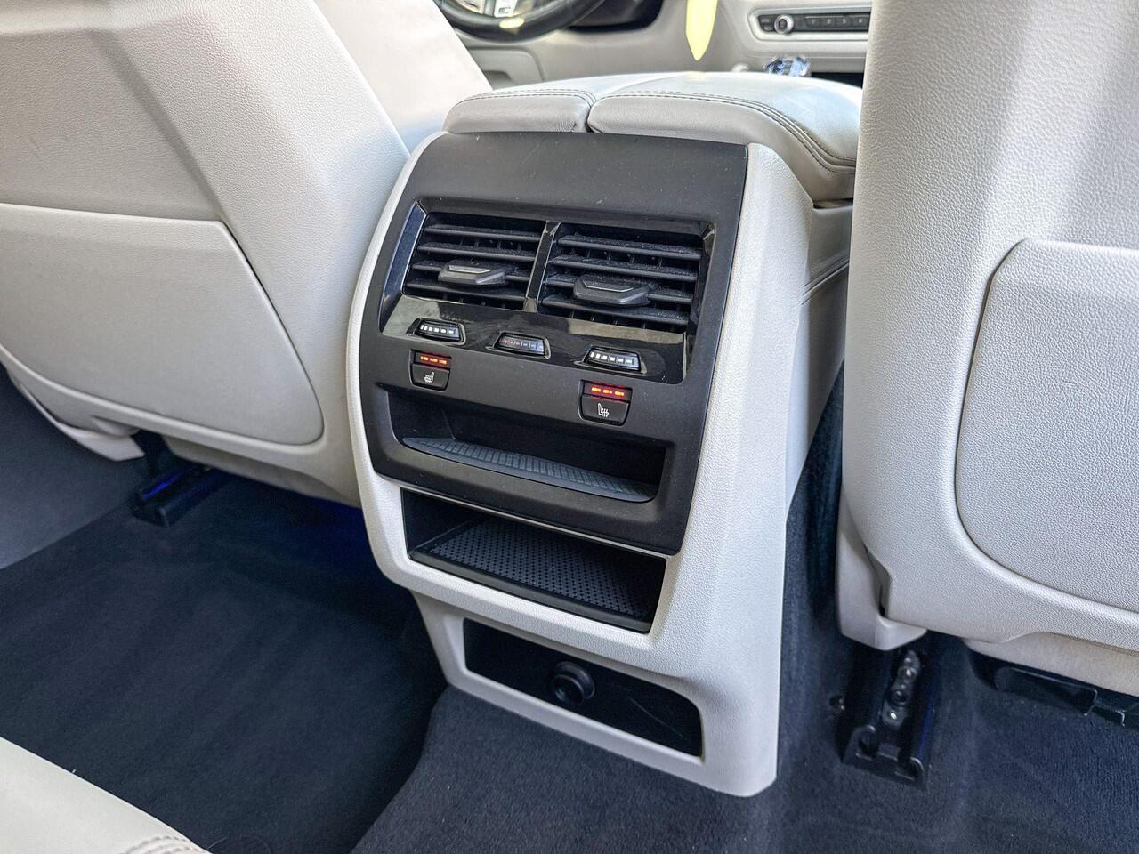 BMW X6 M50i High Executive M-Sport 22 Inch / Adaptief M-Onderstel / Soft Close / Glazen Schuifdak / Stoel ventilatie / Stoelverwarming Voor & Achter/ Warmte Comfort Pakket / Driving Assistant / Parking Assistant Plus / laser Ligt / Harman Kardon / Head Up Displa