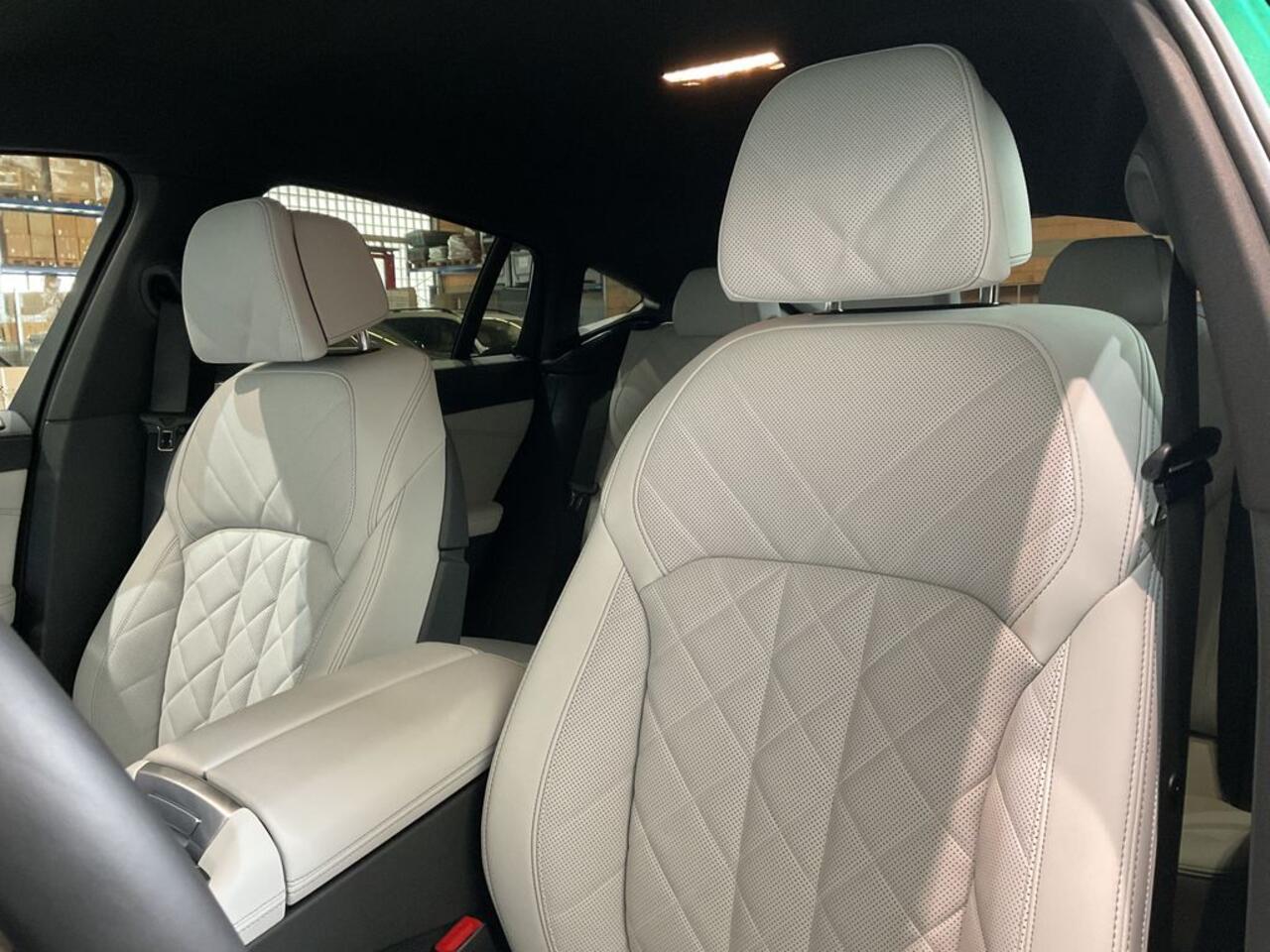 BMW X6 M60i xDrive M-Sport 530 PK V8 Stoelkoeling Soft Close Trekhaak Harman Kardon Comfortstoelen