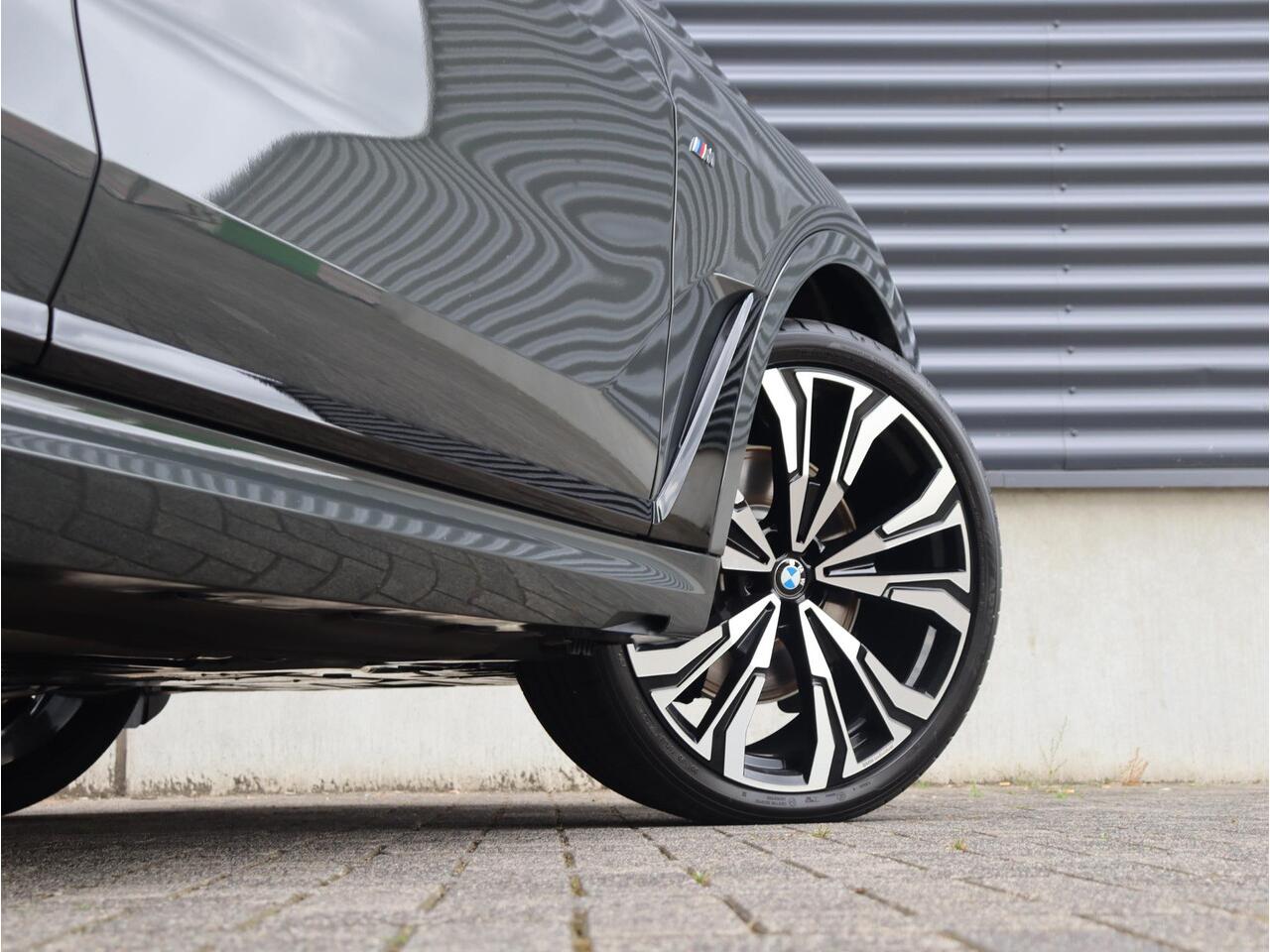BMW X7 xDrive40i | M Sportpakket Pro | Innovation Pack | Comfort Pack | Exclusive Pack