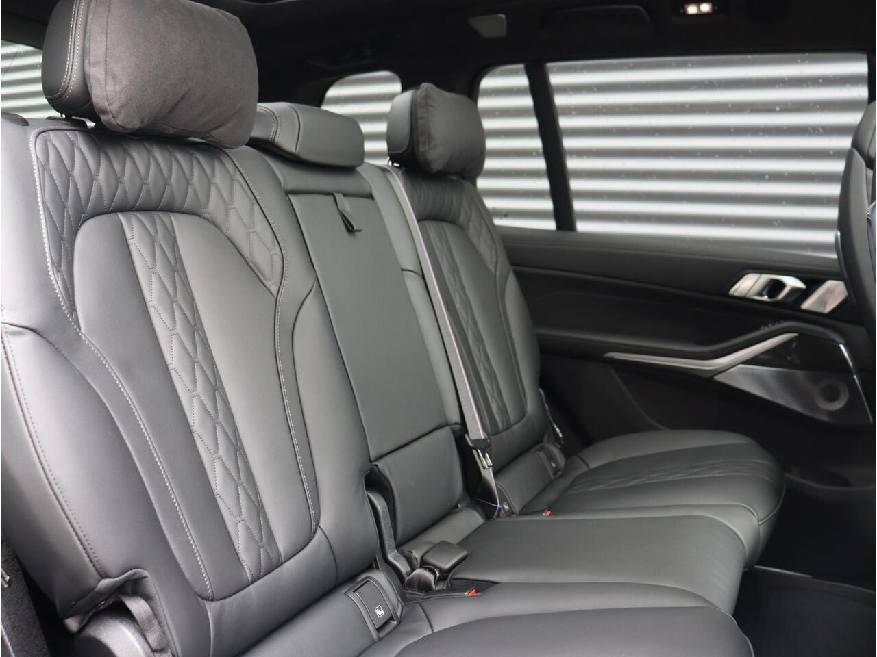 BMW X7 xDrive40i | M Sportpakket Pro | Innovation Pack | Comfort Pack | Exclusive Pack