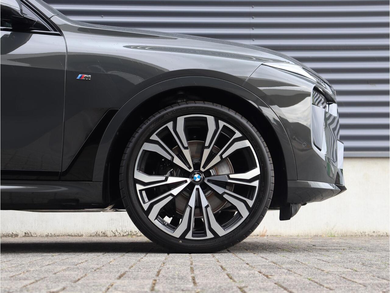 BMW X7 xDrive40i | M Sportpakket Pro | Innovation Pack | Comfort Pack | Exclusive Pack
