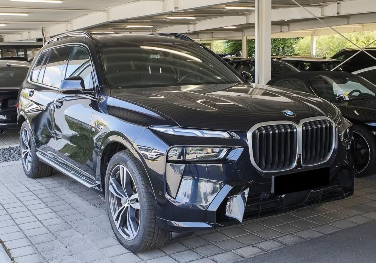 BMW X7 xDrive40d M Sport 340 PK Grijs Kenteken ACC Trekhaak Luchtvering Head-Up Memory 21 Inch