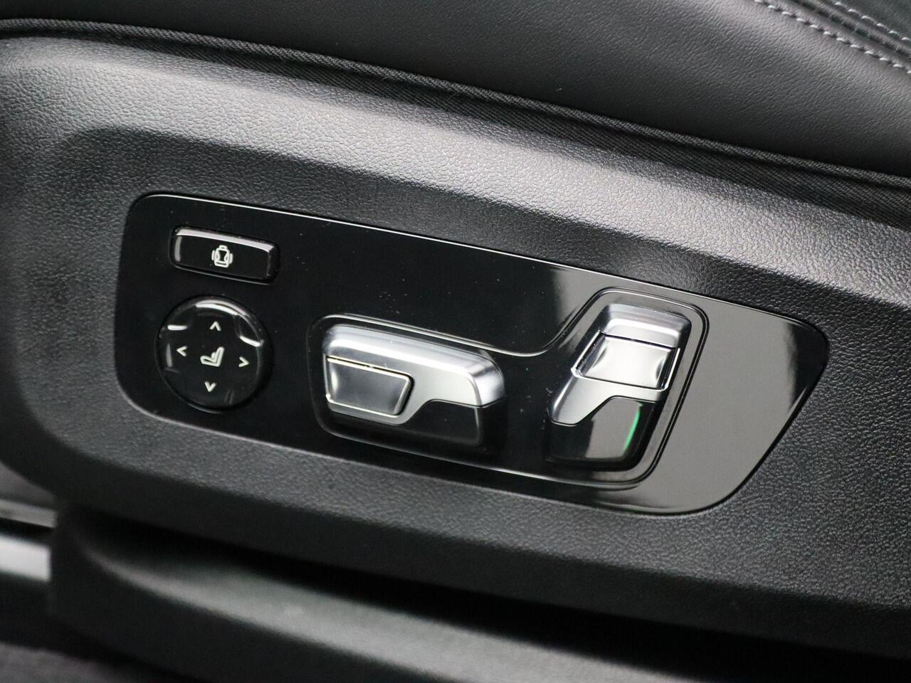 BMW XM PHEV 50e Adaptief M Onderstel Professional | Soft Close | Trekhaak | Driving Assistant Professional | Harman Kardon | 23''