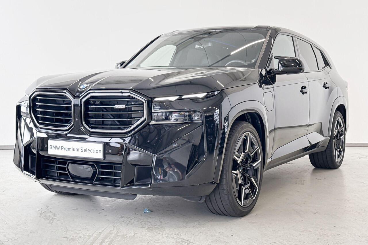 BMW XM PHEV 50e | Selections