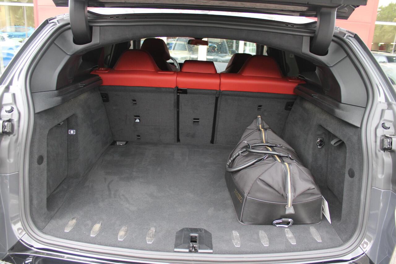 BMW XM 654PK PHEV 30 kWh | 23" LICHTMETALEN VELGEN JETBLACK | SOFT CLOSE | ELEKTRISCH WEGKLAPBARE TREKHAAK | M SPORTREMMEN | DRIVING ASSISTANCE PROFESSIONAL O.A. (ADAPTIVE CRUISE CONTROL/DODEHOEK DETECTIE) | BOWERS & WILKINS SOUND SYSTEM | LASER LIGHT KOPLAMPEN 