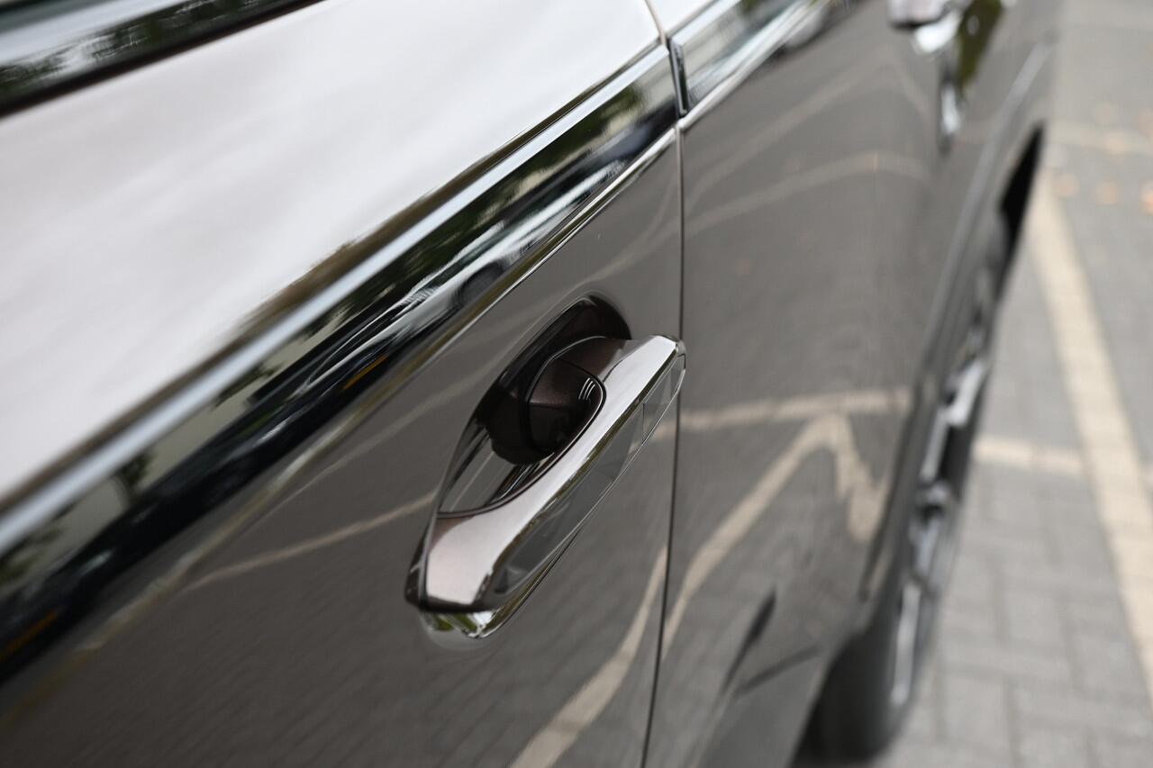 BMW XM PHEV 50e High Executive Automaat / Trekhaak / Adaptief M Onderstel Professional / M Multifunctionele Stoelen / Bowers & Wilkins / Soft-Close / Parking Assistant Plus