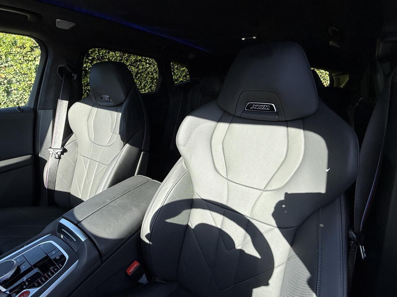 BMW XM 50e | 23" | Individual leder | Bowers & Wilkins | Trekhaak | Stoelver. + ventilatie + massage | Soft close