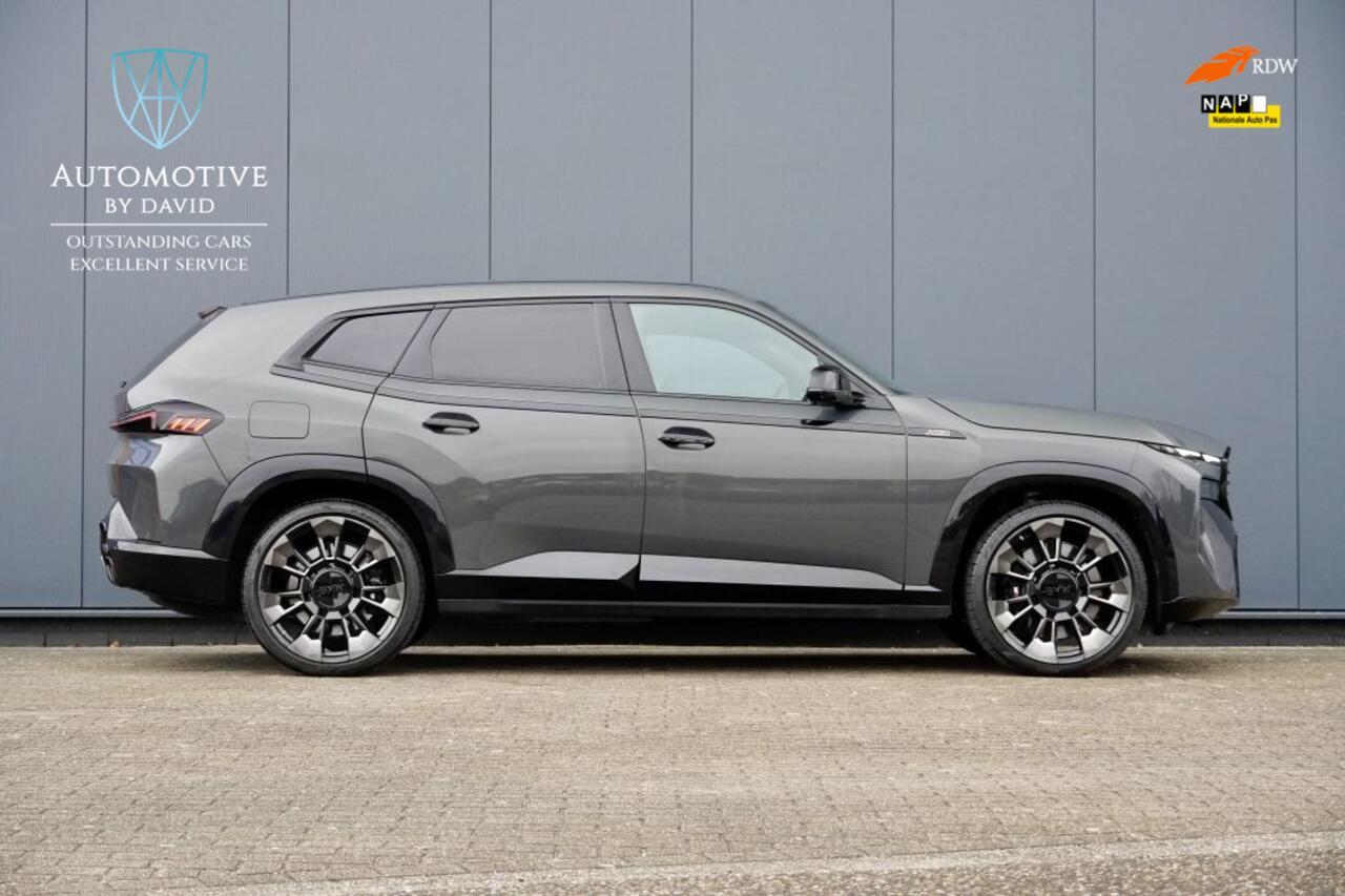 BMW XM PHEV 4.4 V8 653 pk 30 kWh / NIEUWSTAAT / FULL OPTIONS / BOWERS WILKINS DIAMOND SURROUND / TREKHAAK / M DRIVERS PACKAGE 270 km Vmax / BMW SERVICE INCLUSIVE