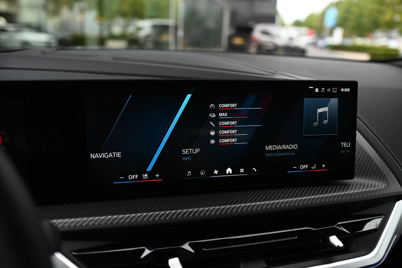 BMW XM PHEV 50e High Executive Automaat / Trekhaak / Adaptief M Onderstel Professional / M Multifunctionele Stoelen / Bowers & Wilkins / Soft-Close / Parking Assistant Plus