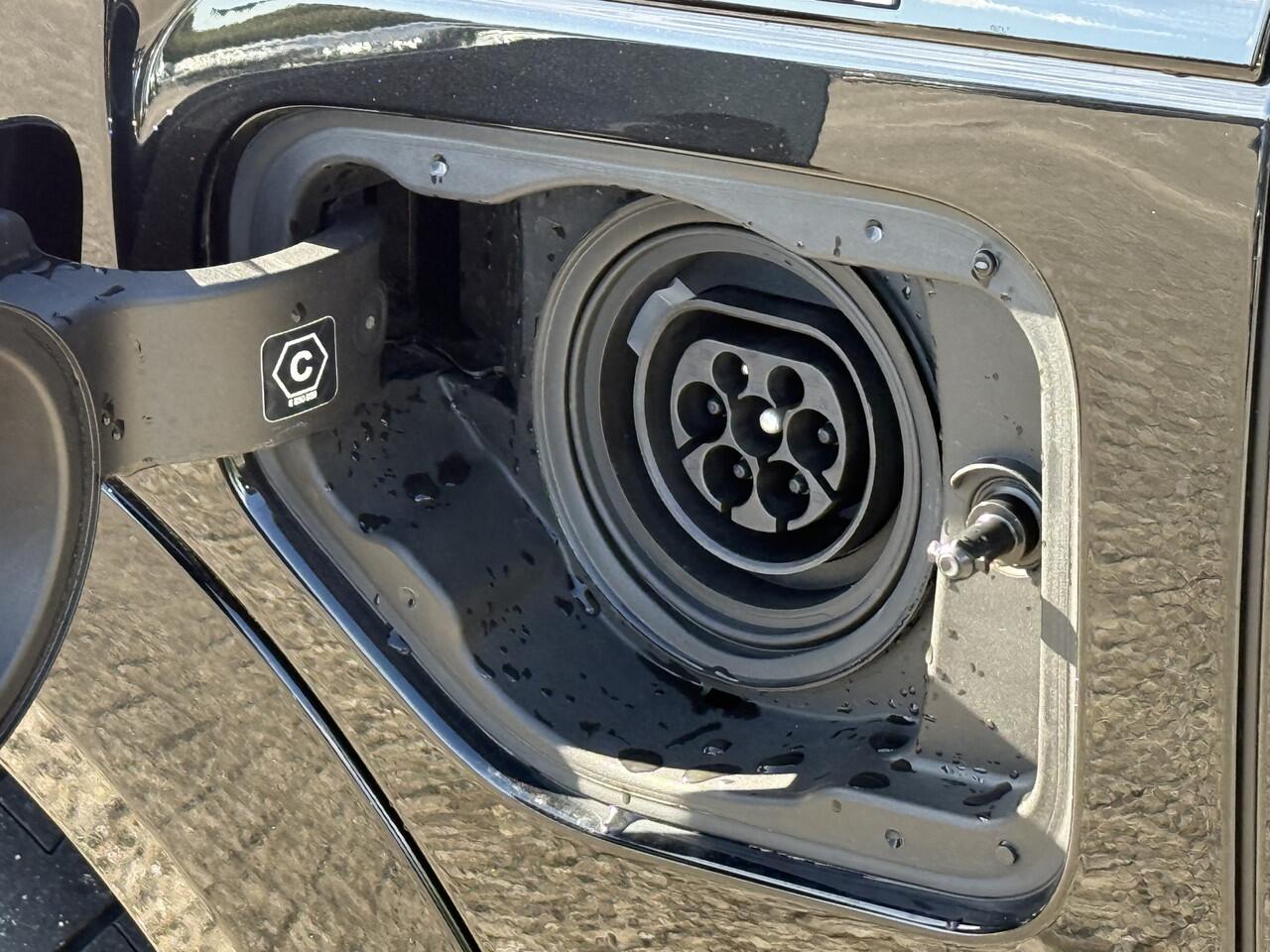 BMW XM 50e | 23" | Individual leder | Bowers & Wilkins | Trekhaak | Stoelver. + ventilatie + massage | Soft close