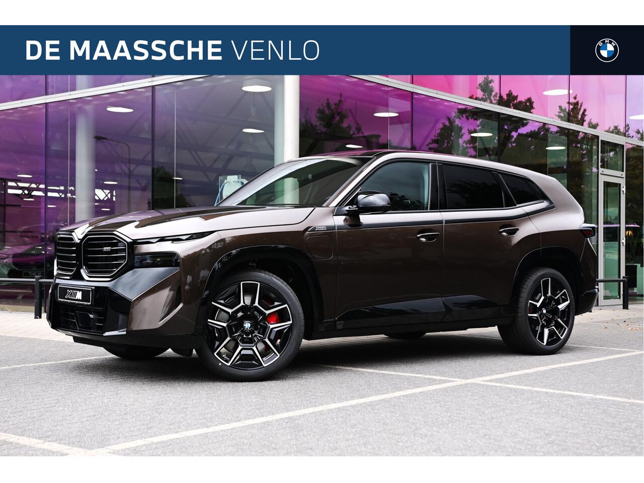 BMW XM PHEV 50e High Executive Automaat / Trekhaak / Adaptief M Onderstel Professional / M Multifunctionele Stoelen / Bowers & Wilkins / Soft-Close / Parking Assistant Plus