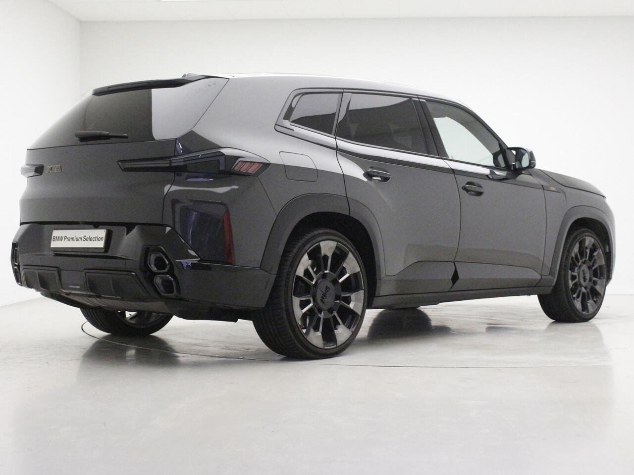 BMW XM PHEV V8 655 pk | 23" | Trekhaak | Massage+Ventilatie | CoPilot | Bowers & Wilkins | Individual lak+leder