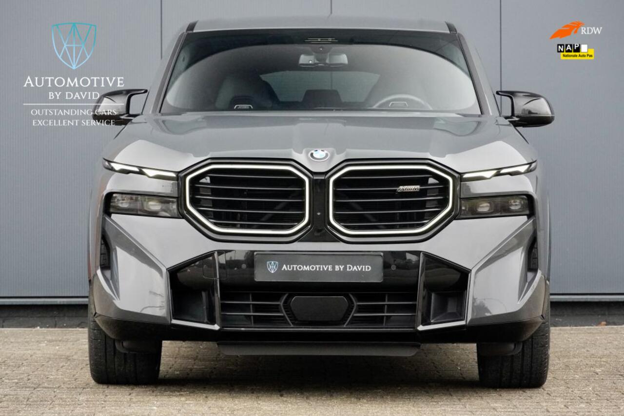 BMW XM PHEV 4.4 V8 653 pk 30 kWh / NIEUWSTAAT / FULL OPTIONS / BOWERS WILKINS DIAMOND SURROUND / TREKHAAK / M DRIVERS PACKAGE 270 km Vmax / BMW SERVICE INCLUSIVE