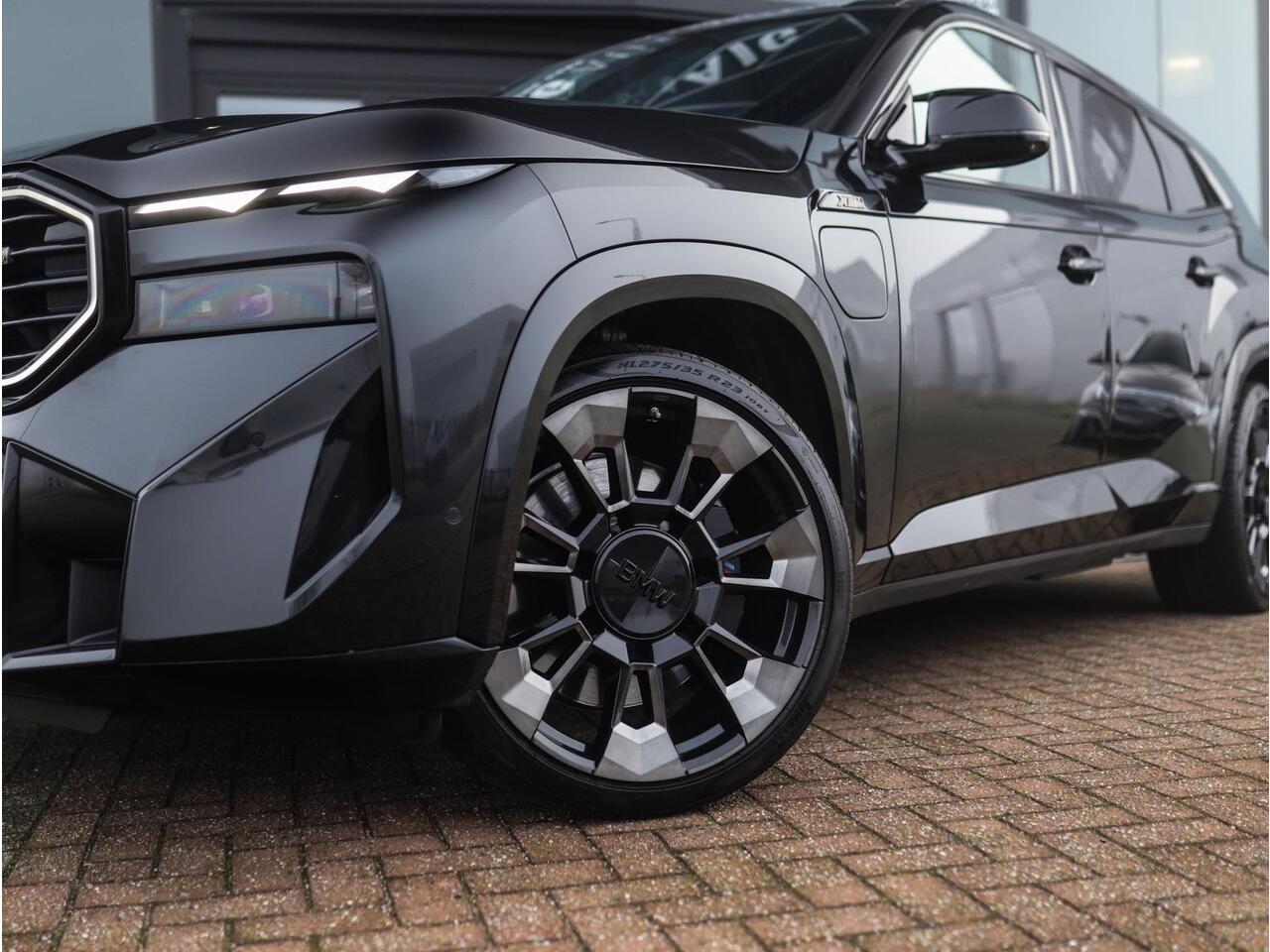 BMW XM PHEV 30 kWh | B&W | Achterasbesturing | 23" | Keyless