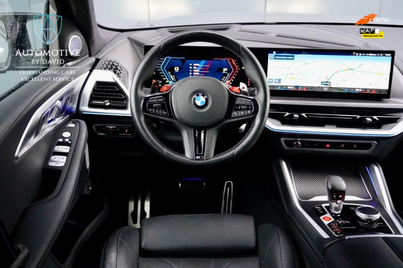 BMW XM PHEV 4.4 V8 653 pk 30 kWh / NIEUWSTAAT / FULL OPTIONS / BOWERS WILKINS DIAMOND SURROUND / TREKHAAK / M DRIVERS PACKAGE 270 km Vmax / BMW SERVICE INCLUSIVE