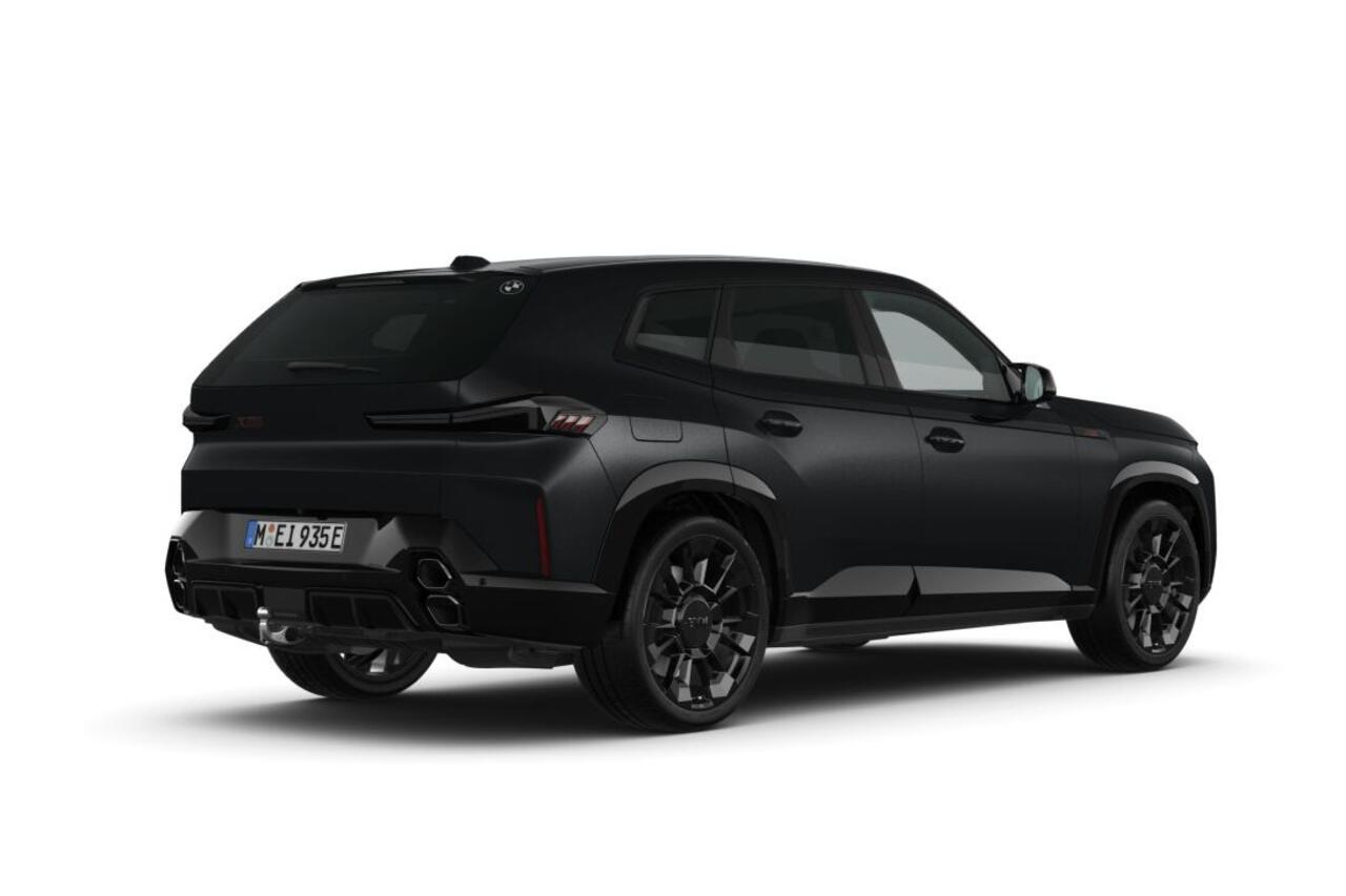 BMW XM Label by Kith | Trekhaak