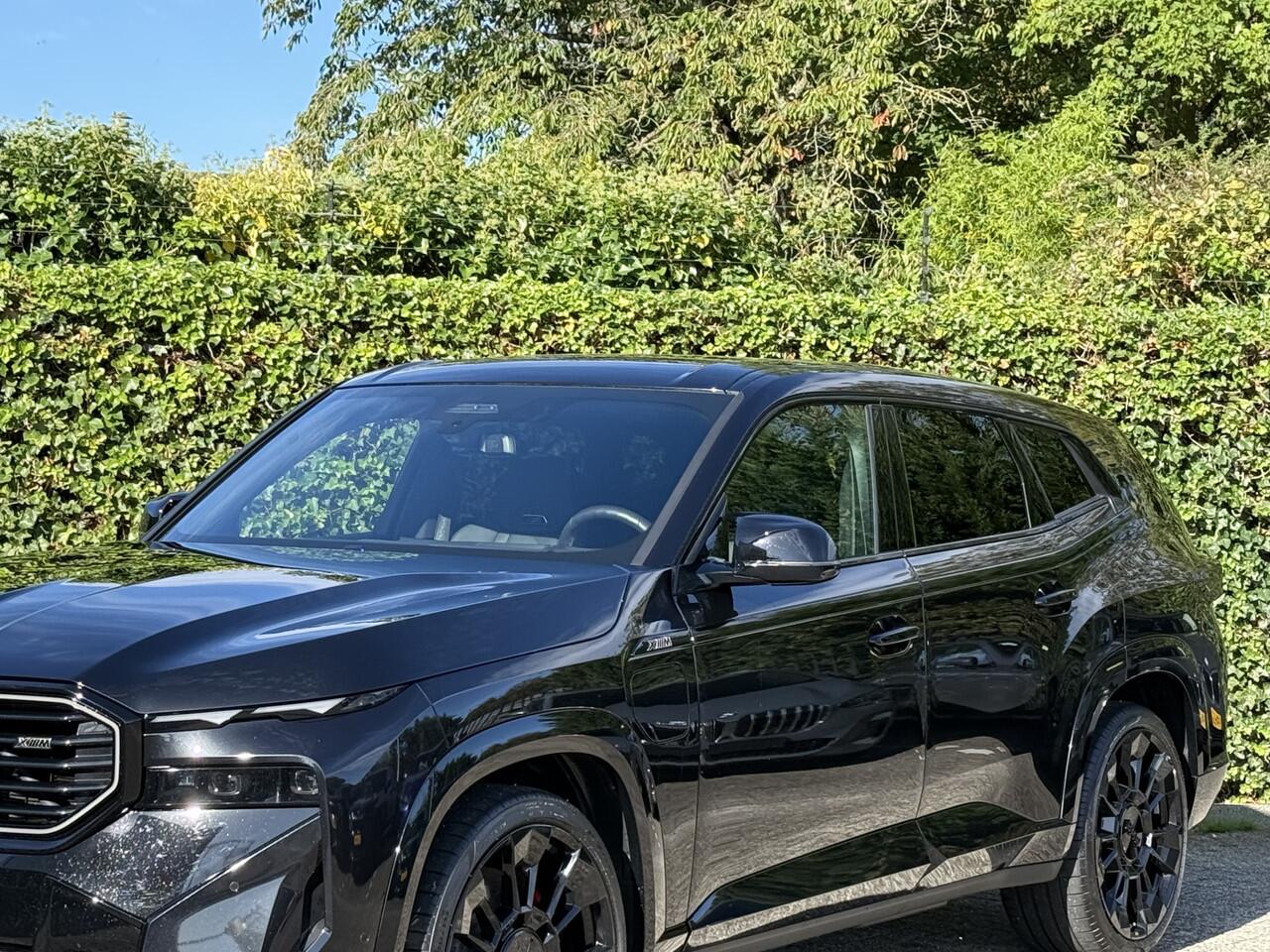 BMW XM 50e | 23" | Individual leder | Bowers & Wilkins | Trekhaak | Stoelver. + ventilatie + massage | Soft close