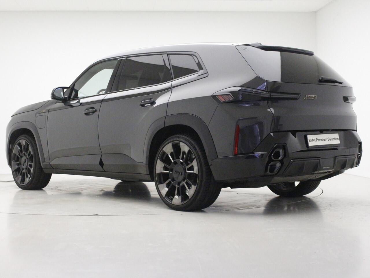 BMW XM PHEV V8 655 pk | 23" | Trekhaak | Massage+Ventilatie | CoPilot | Bowers & Wilkins | Individual lak+leder