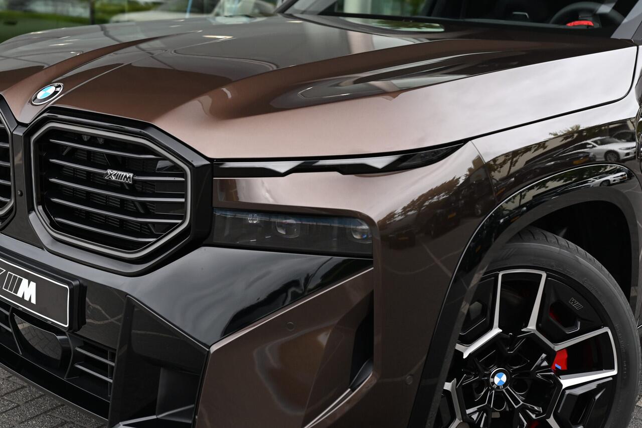 BMW XM PHEV 50e High Executive Automaat / Trekhaak / Adaptief M Onderstel Professional / M Multifunctionele Stoelen / Bowers & Wilkins / Soft-Close / Parking Assistant Plus