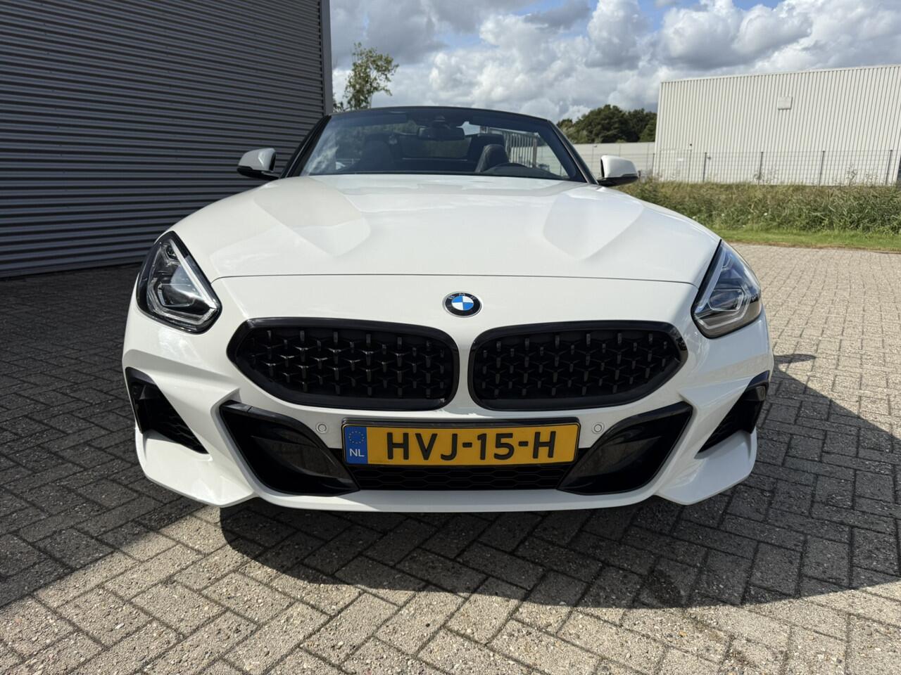 BMW Z4 Roadster sDrive30i High Executive M Sport Harman-Kardon Achteruitrijcamera Stuurwielverwarming 19 Inch Carplay