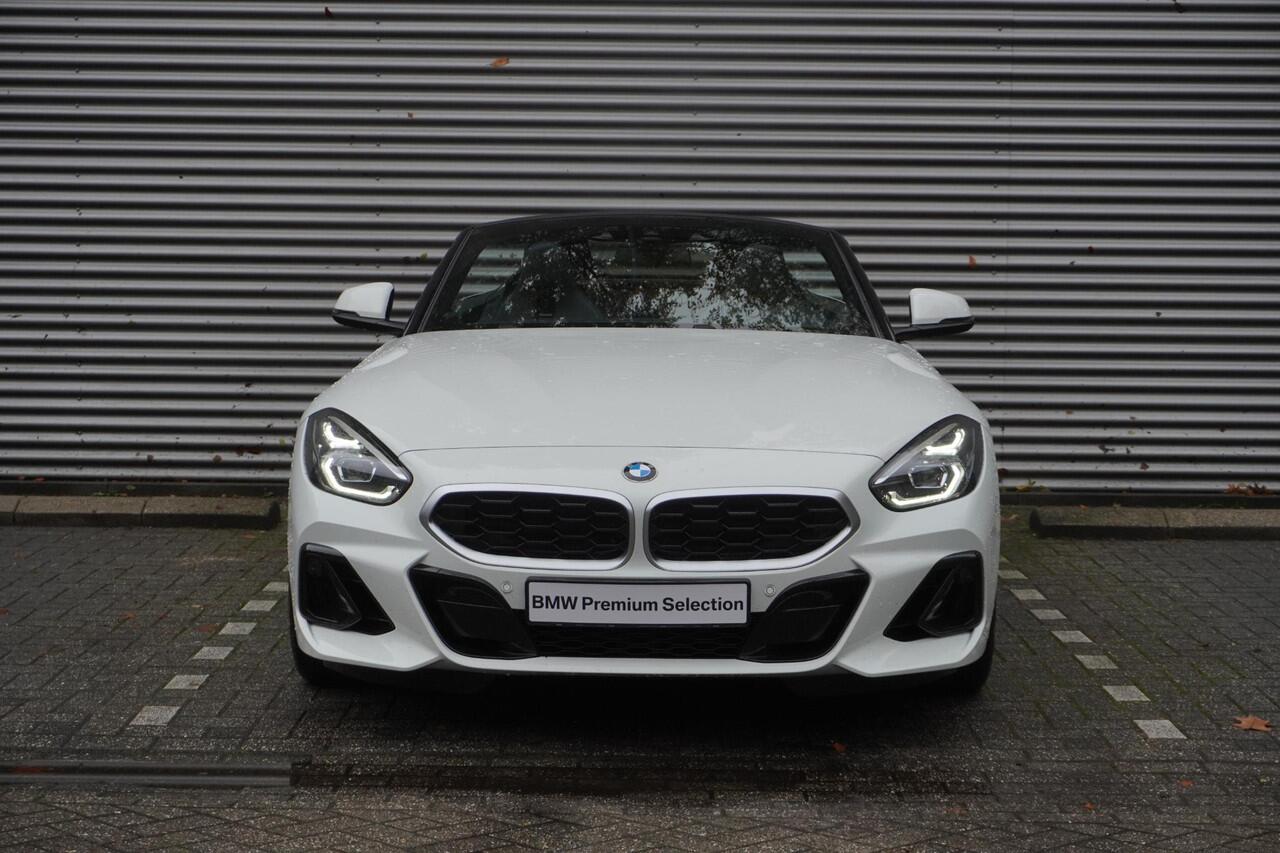 BMW Z4 Roadster sDrive20i Handgeschakeld | 18 inch LM M Dubbelspaak | Driving Assistant | HiFi System | M Aerodynamicapakket | Comfort Access