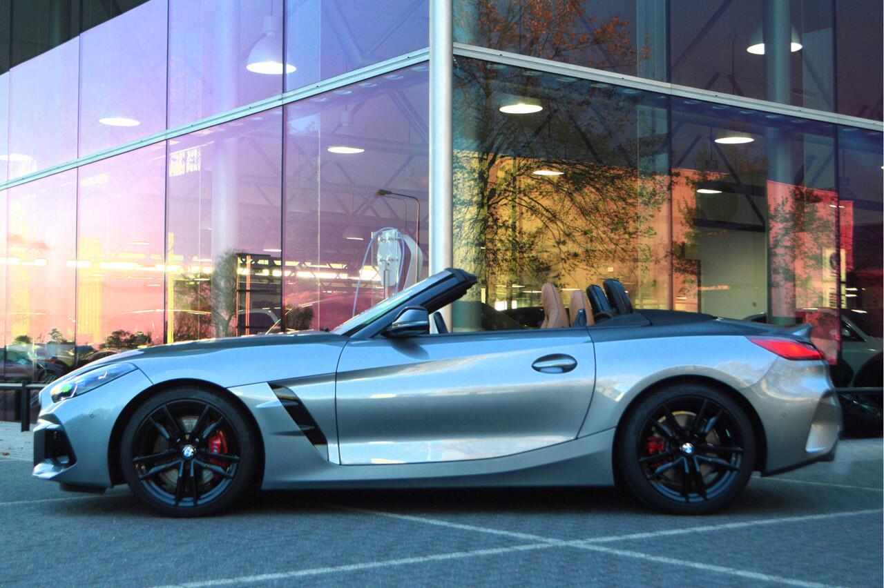 BMW Z4 Roadster M40i High Executive M Sport Automaat / Achteruitrijcamera / M Sportstoelen / M Adaptief onderstel / Comfort Access / Adaptieve LED / Head-Up / Harman Kardon