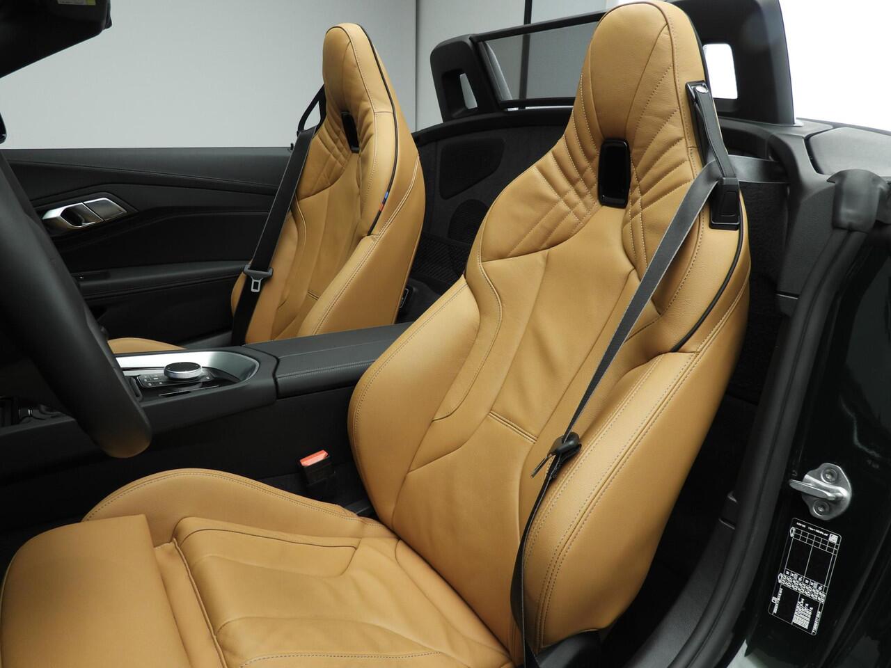 BMW Z4 Roadster M40i | Handgeschakeld !! | M-Sportpakket | LED | Leder | HUD | Elektr. zetels | Windscherm | DAB | Harman-kardon sound | Alu 19 inch