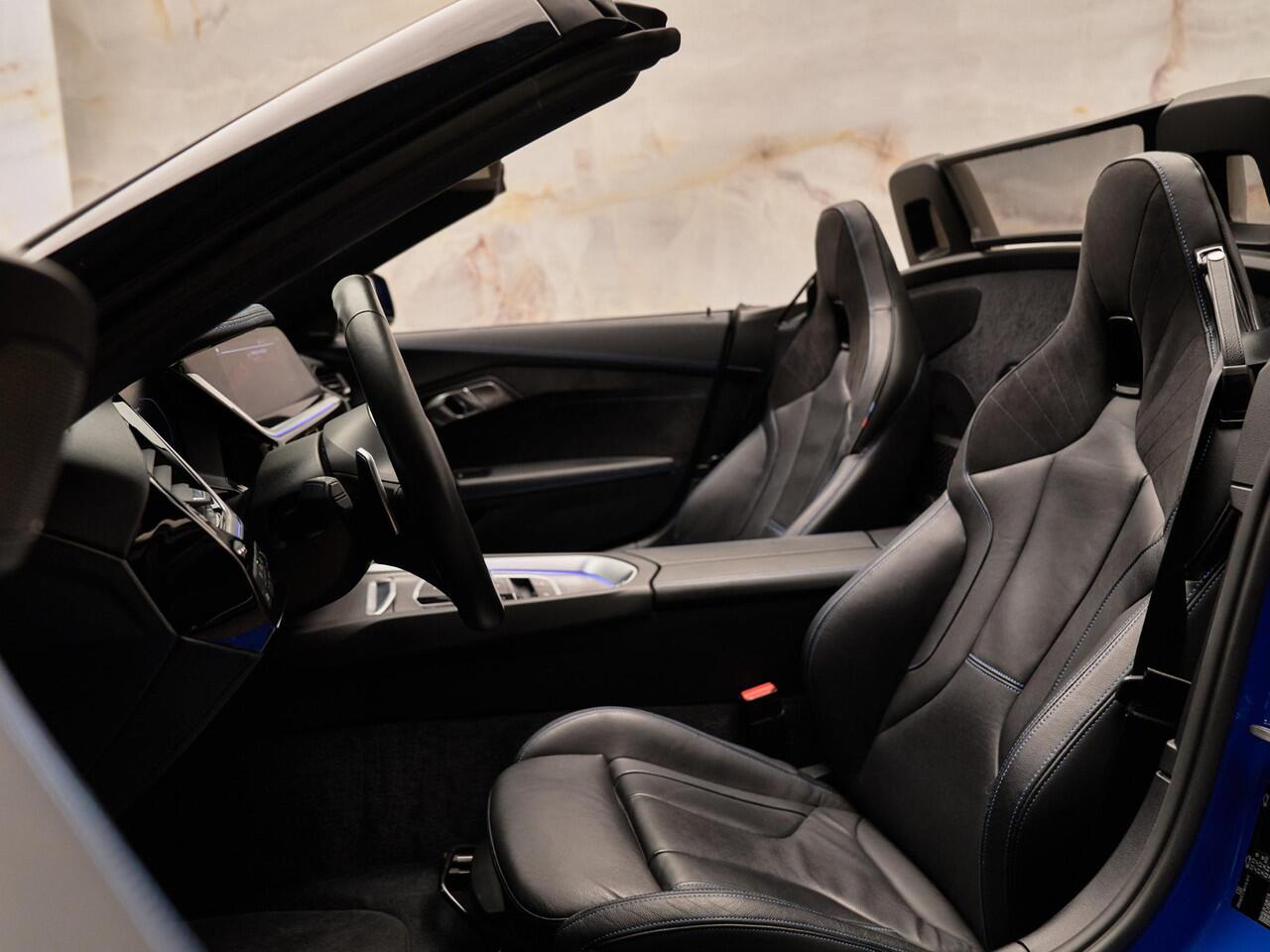 BMW Z4 Roadster M40i High Executive, 19", H/K, M stoelen, adap-LED, HUD, keyless, dealeroh