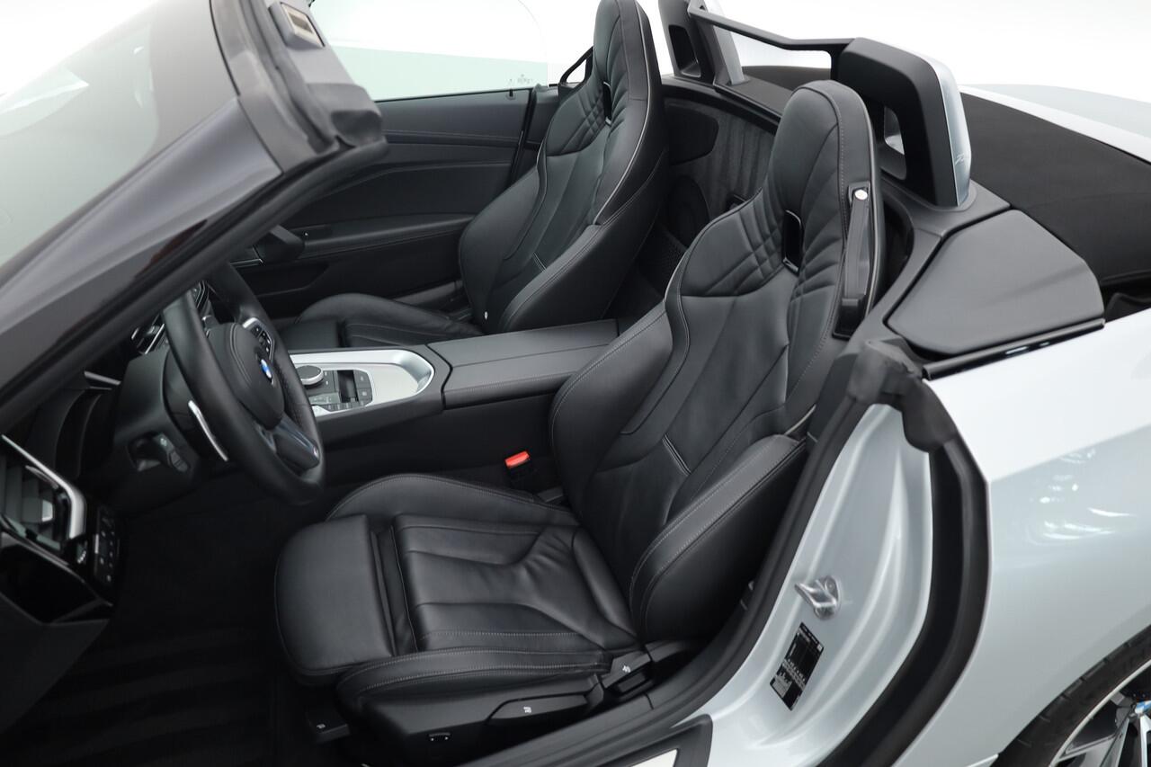 BMW Z4 Roadster sDrive20i Sport Line | Stoelverw. | Leder | Apple CarPlay | Camera | Navi