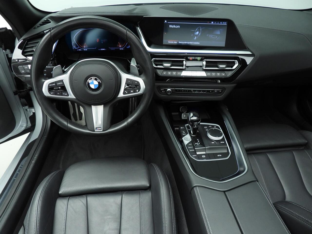 BMW Z4 Roadster sDrive30i | M-Sportpakket | LED | Leder | Navigatie | Windscherm | Stoelverwarming | DAB | Hifi speakers | Alu 18 inch