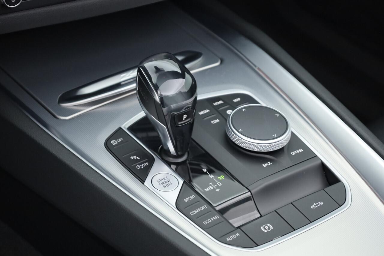 BMW Z4 Roadster sDrive20i Sport Line | Stoelverw. | Leder | Apple CarPlay | Camera | Navi