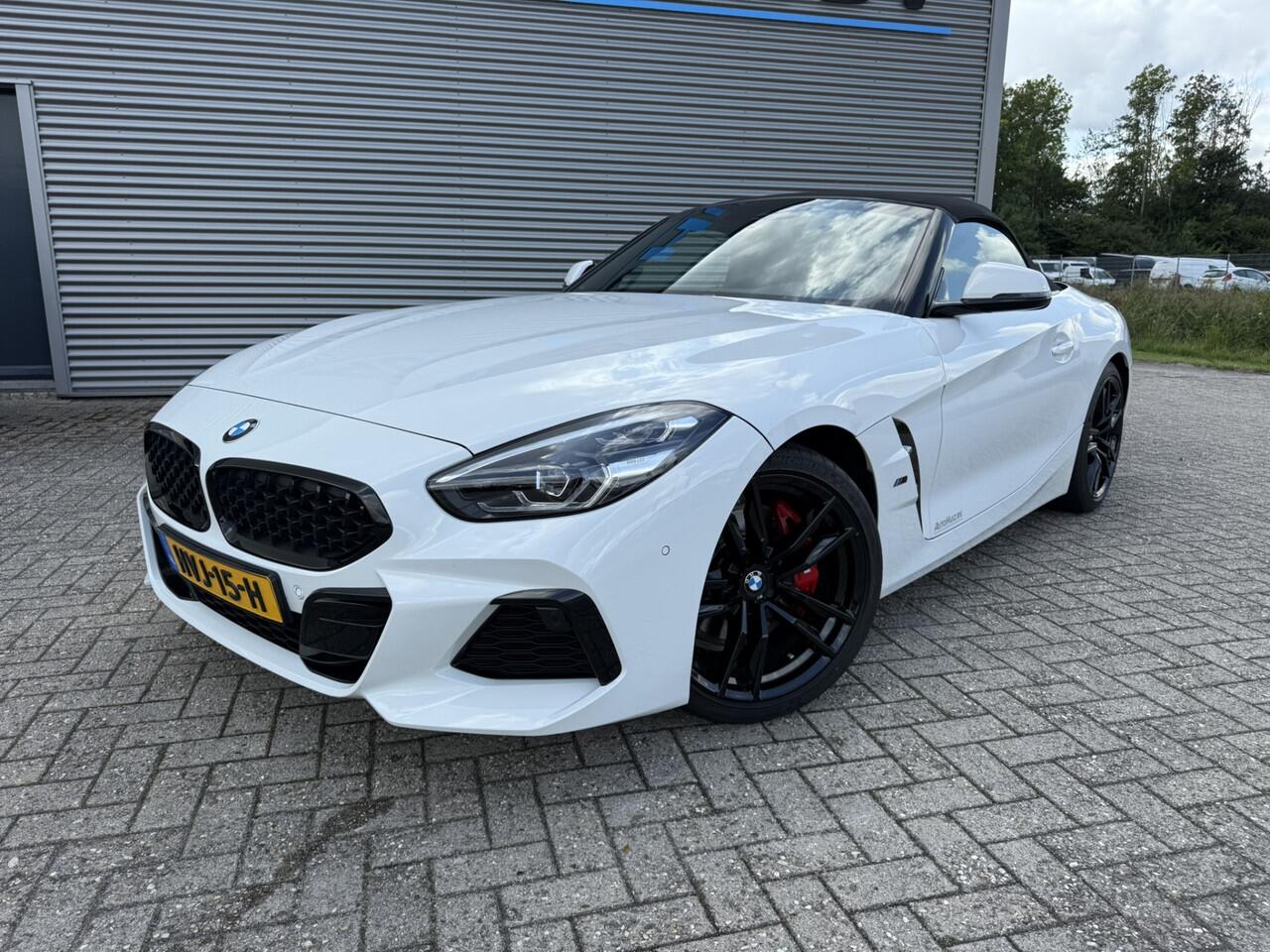 BMW Z4 Roadster sDrive30i High Executive M Sport Harman-Kardon Achteruitrijcamera Stuurwielverwarming 19 Inch Carplay