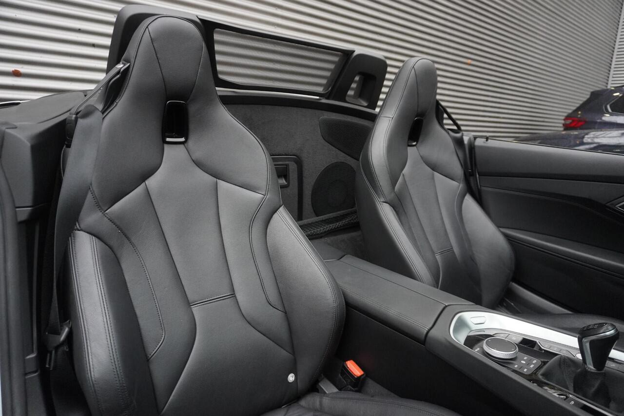 BMW Z4 Roadster sDrive20i Handgeschakeld | 18 inch LM M Dubbelspaak | Driving Assistant | HiFi System | M Aerodynamicapakket | Comfort Access