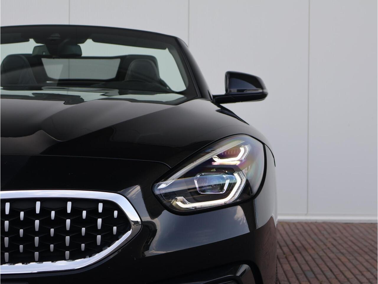 BMW Z4 Roadster sDrive30i High Executive Comfort Access/ Stoelverwarming/ Head-Up/ HiFi/ M Sportstoelen