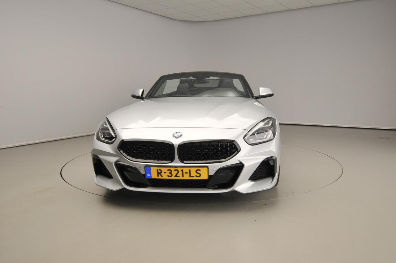 BMW Z4 Roadster sDrive30i | M-Sportpakket | LED | Leder | Navigatie | Windscherm | Stoelverwarming | DAB | Hifi speakers | Alu 18 inch