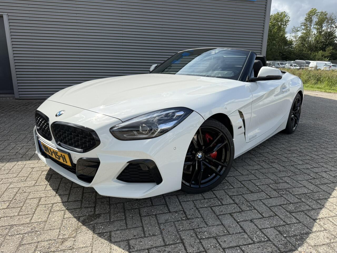 BMW Z4 Roadster sDrive30i High Executive M Sport Harman-Kardon Achteruitrijcamera Stuurwielverwarming 19 Inch Carplay