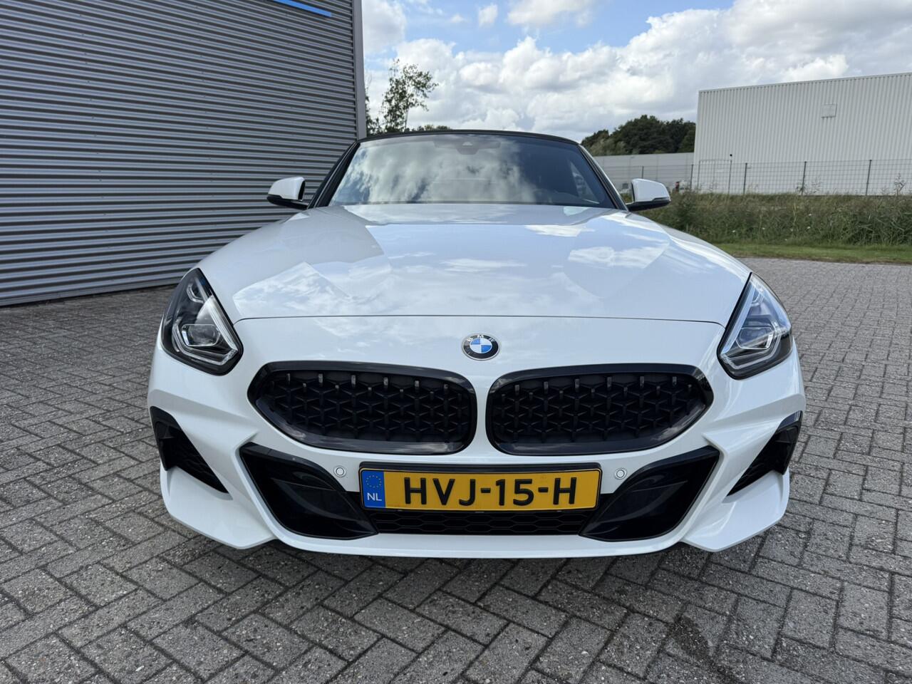 BMW Z4 Roadster sDrive30i High Executive M Sport Harman-Kardon Achteruitrijcamera Stuurwielverwarming 19 Inch Carplay
