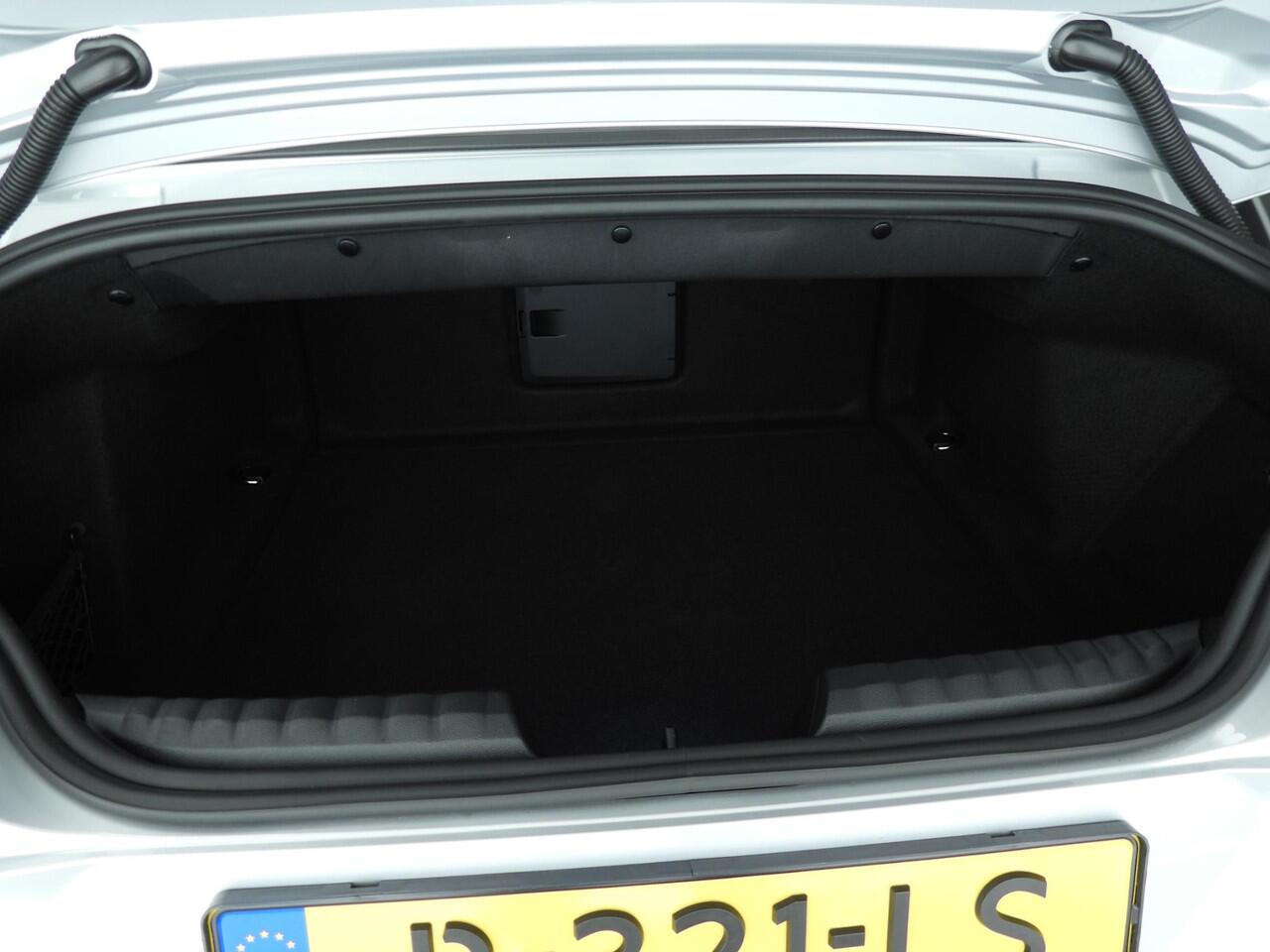 BMW Z4 Roadster sDrive30i | M-Sportpakket | LED | Leder | Navigatie | Windscherm | Stoelverwarming | DAB | Hifi speakers | Alu 18 inch