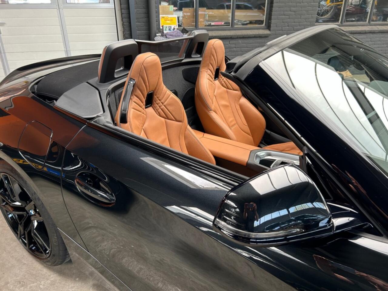 BMW Z4 SDRIVE20I M-Pakket High EX / 19Inch / Head-Up / Black