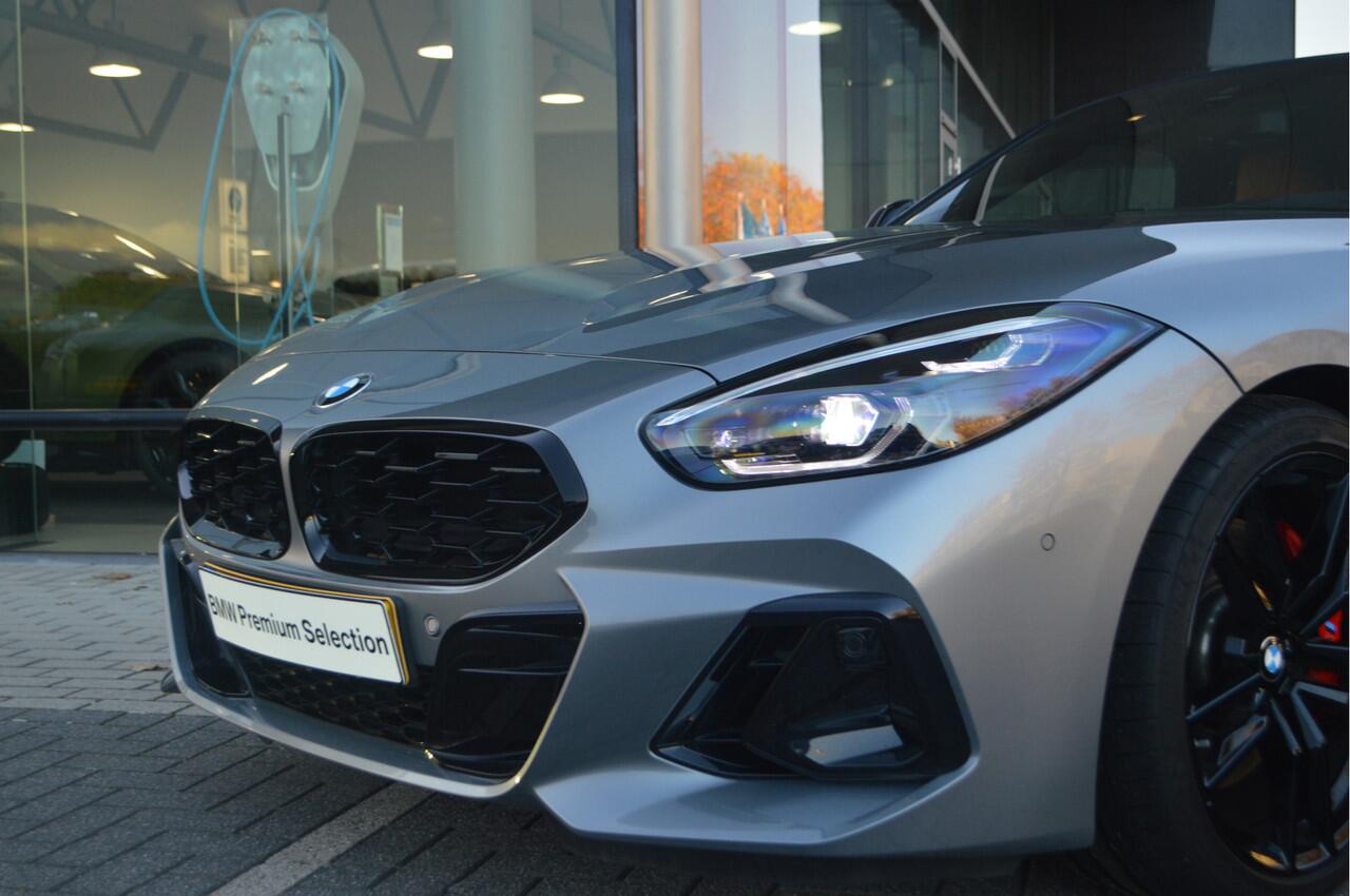 BMW Z4 Roadster M40i High Executive M Sport Automaat / Achteruitrijcamera / M Sportstoelen / M Adaptief onderstel / Comfort Access / Adaptieve LED / Head-Up / Harman Kardon