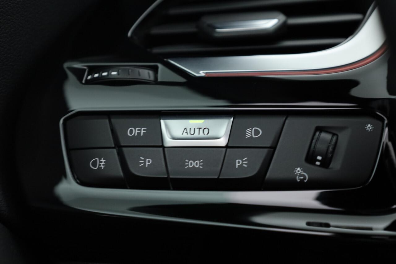 BMW Z4 Roadster sDrive20i Sport Line | Stoelverw. | Leder | Apple CarPlay | Camera | Navi