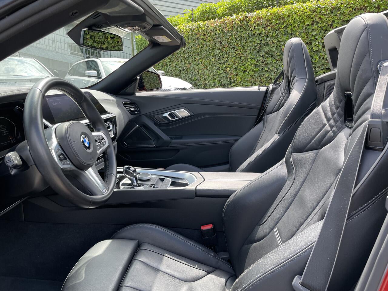 BMW Z4 Roadster sDrive30i M-Sport | High Exe | 19" | HiFi | Stoelverw. | Sensatec Dash | Ambiance | PDC