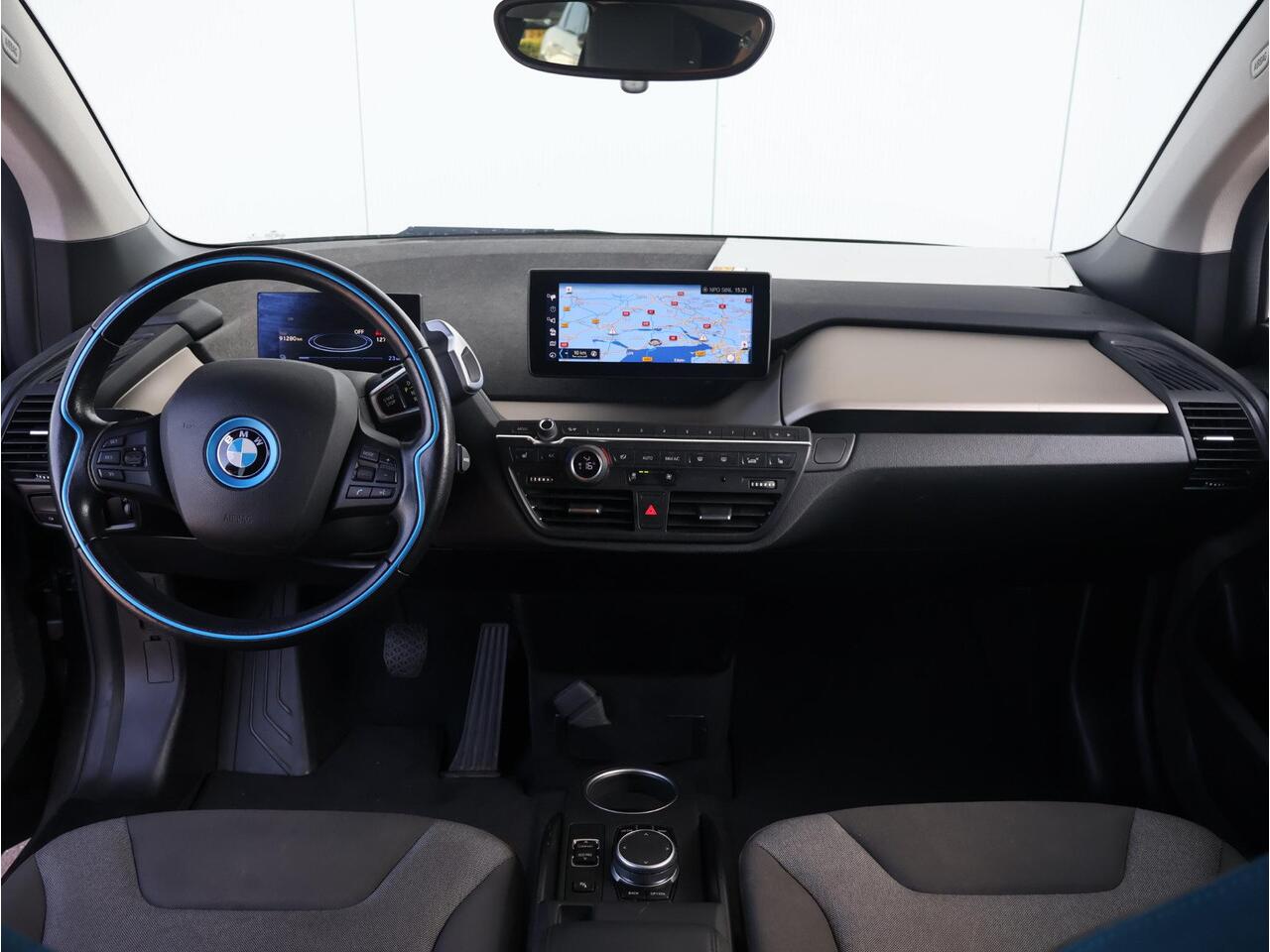 BMW i3 Dark Shadow Edition 120Ah 42 kWh Sportpakket/ Achteruitrijcamera/ Stoelverwarming/ Cruise Control/ 20 inch LM